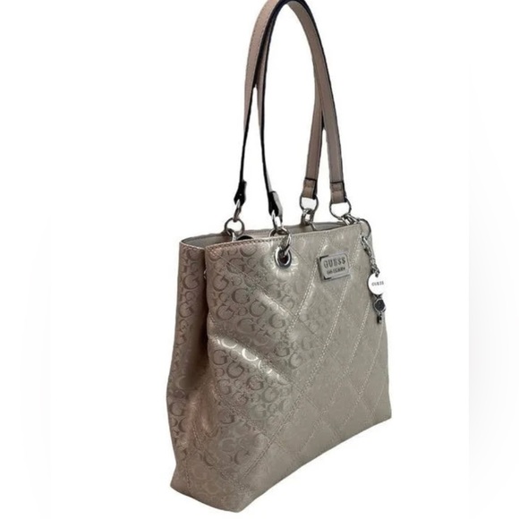 GUESS Women's Logo Patent Quilted Large Tote Bag Handbag .NWNT - Picture 4 of 9